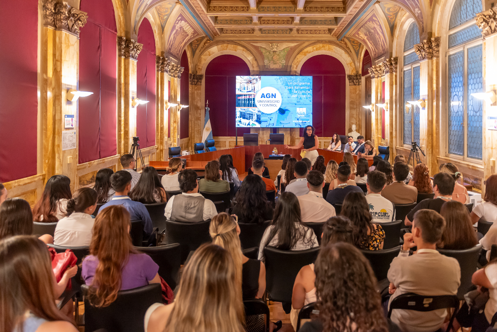 Rol de AGN en el control estatal: Visita de estudiantes UBA